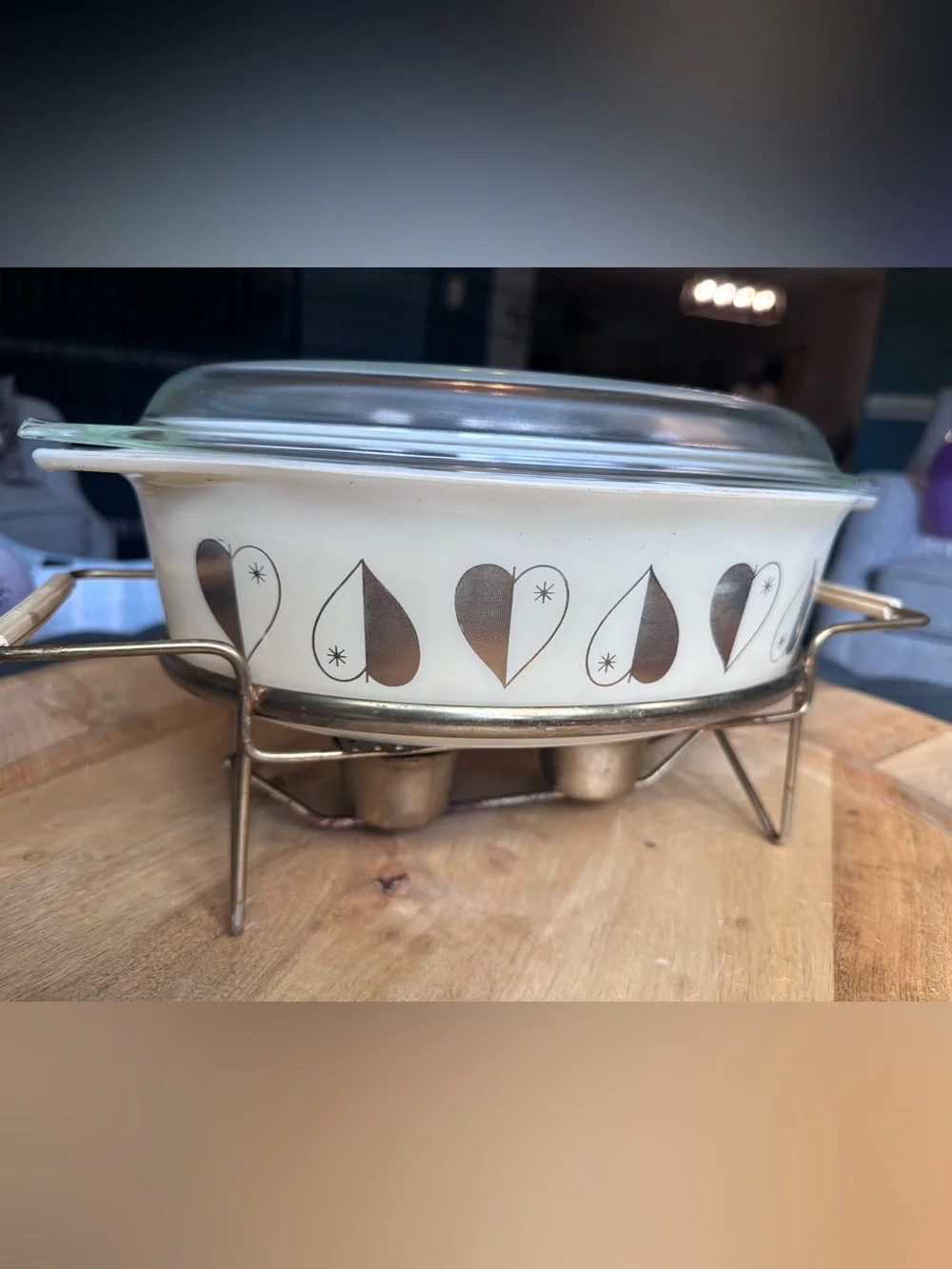Vintage Pyrex Golden Hearts Deluxe Casserole Dish Set 2.5 QT with Lid & Stand